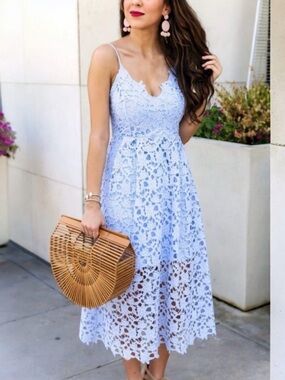 ASTR The Label Light Blue
Sleeveless V-Neckline Lace A-
Line Midi Dress Size L